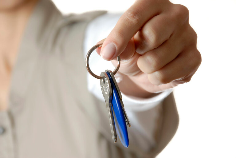 Schlüsselübergabe für ein Haus